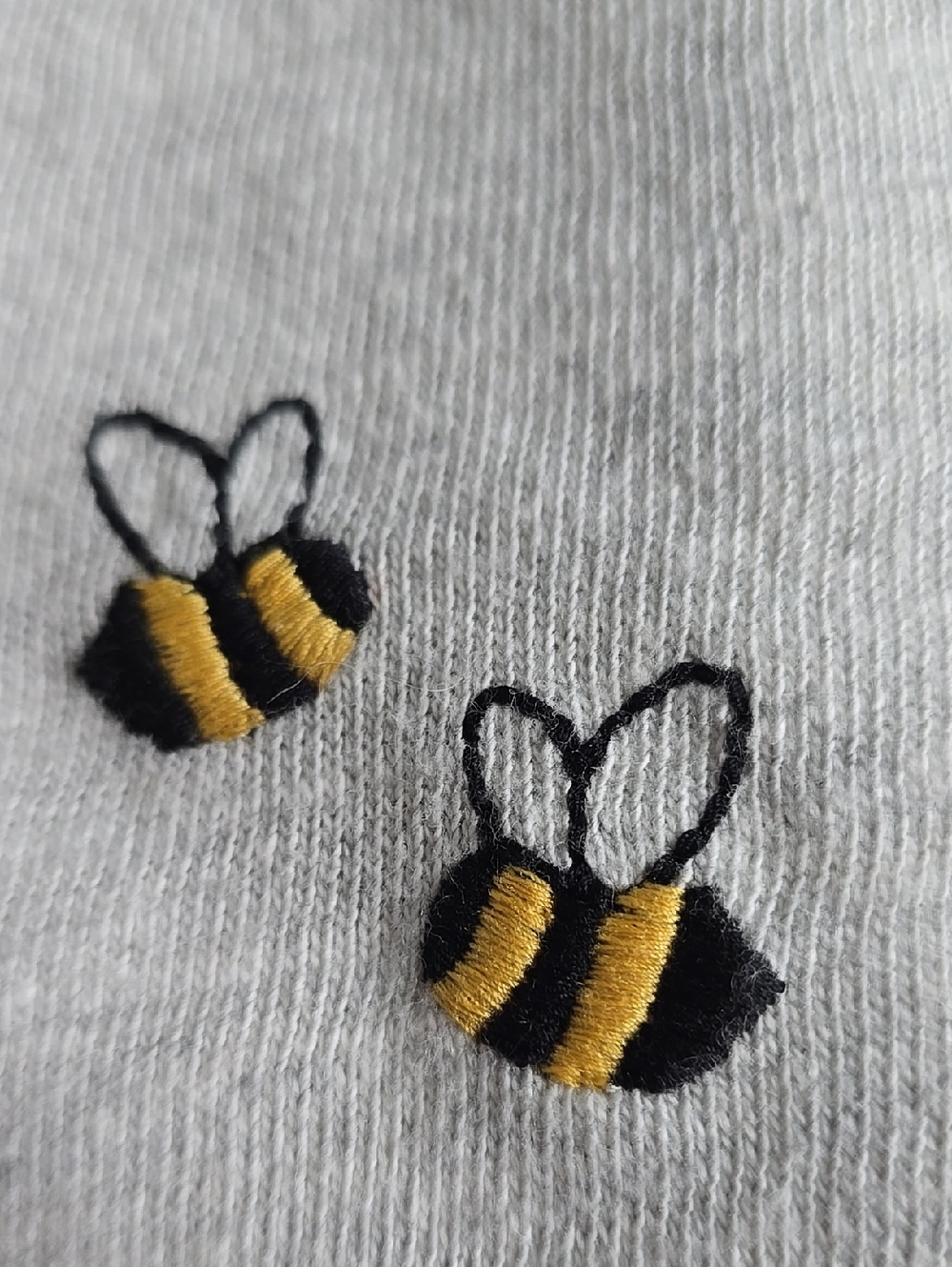 🐝LOFT Cotton Knit Bee Embroidered Top - Picture 7 of 15